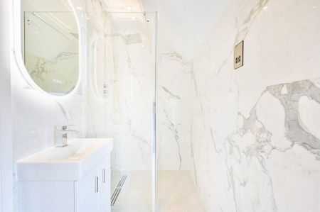 3 bedroom flat to rent - Photo 5