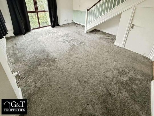 Surrey Drive, Kingswinford, DY6 - Photo 1