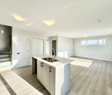 For Lease - 1118 Creekway Private, Kanata, Ontario - Photo 3