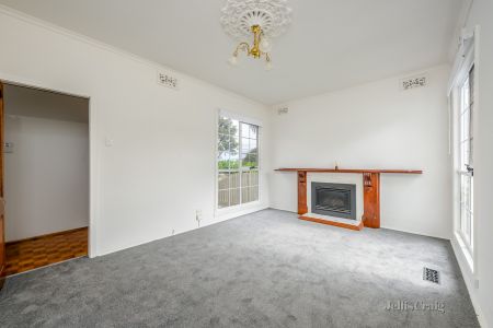 8 Hay Street, Preston VIC 3072 - House For Rent | Domain - Photo 2