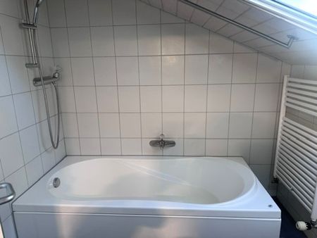 Charmante 2.5-Zimmer-Wohnung in Egetswil (Kloten) / Schwimmteich zur Mitbenutzung - Foto 5