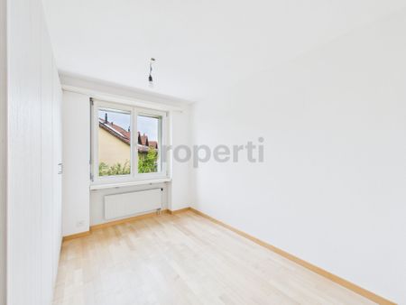Grosszügige und helle 5.5-Zimmer Familienwohnung in Schwarzenburg - Foto 3
