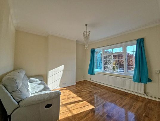 5 bedroom semi-detached house to rent - Photo 1