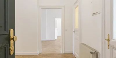 Großzügiges Wohnen im Stilaltbau mit Terrasse und verwunschenem Garten - Photo 3