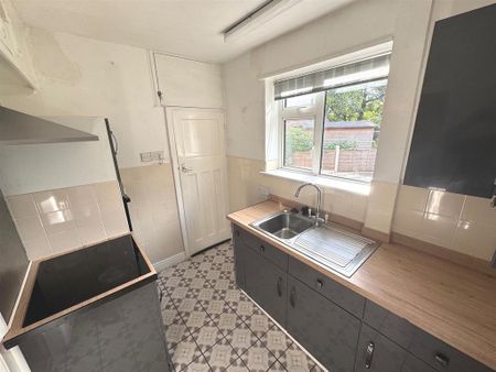 2 bedroom semi-detached house to rent - Photo 2