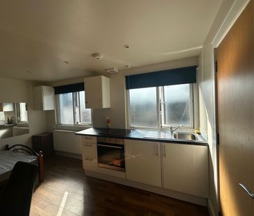 Studio Flat, Church Road, NW4 - Photo 4