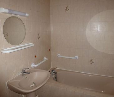 Location Appartement 2 pièces 51m² ANGOULEME 16000 - Photo 6