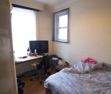 To Rent Brownen Road, Winton, Bournemouth, BH9 £2,450 pcm Tenancy Info - Photo 4