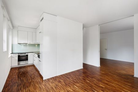 "Top location near Stadelhofen station and close to the lake" - Photo 2
