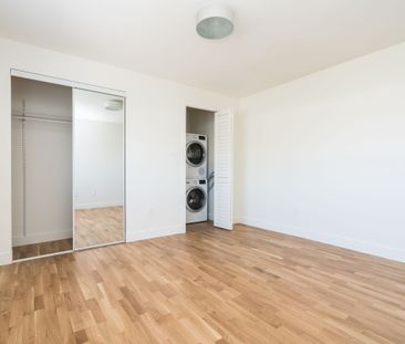 150 The Donway West - Photo 6