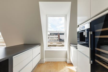 An Chic Warehouse Conversion on Hewer Street - Photo 2