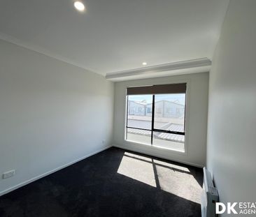 Near New 4 Bedroom House - Photo 4