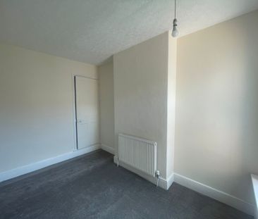Discover this beautifully refurbished mid-terrace house on Riddings... - Photo 4
