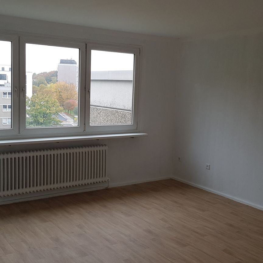 3-Zimmer-Wohnung mit modernisiertem Bad - Foto 1