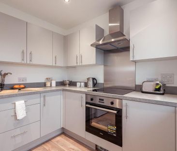 4 bedroom terraced house to rent - Photo 2