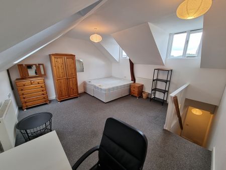 7 Bed Student Accommodation - Photo 5