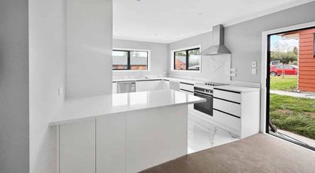 2 BED ACACIA BAY FIXED TERM - Photo 2