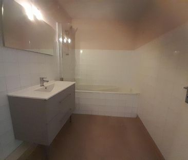 Location Appartement 4 pièces 76m² BOURG EN BRESSE 01000 - Photo 3