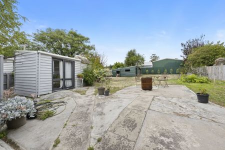 715 Laurie Street, Mount Pleasant - Photo 2