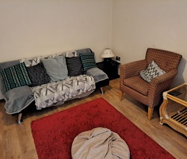 2 Bed Terraced House, Aston Street, LS13 - Photo 2