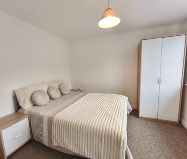 3 Bed Detached House, Addenbrook Road, M8 - Photo 2