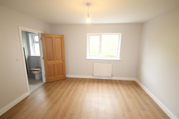 33 Lisburn Road, - Photo 1