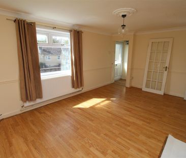 House - Terraced For Rent Heol Helig, Ebbw Vale - Photo 1
