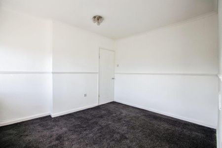 Birkwood Avenue, Barnsley, Cudworth - Photo 5