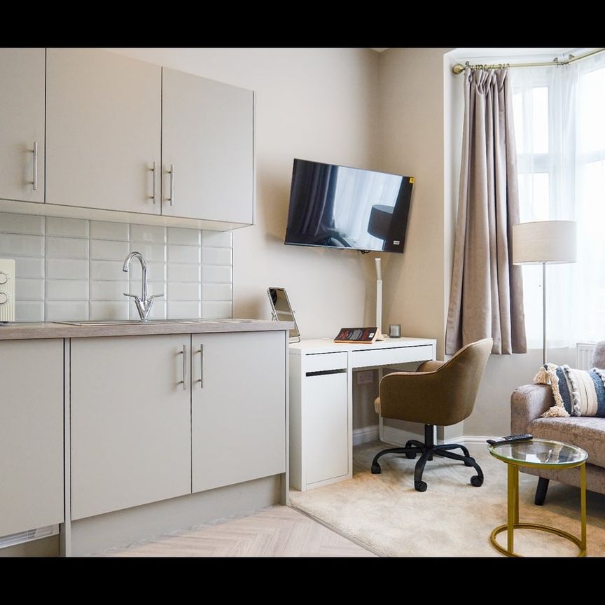 Studio Flat, Stoney Road, CV1 - Photo 1