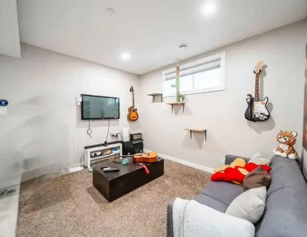 Comfy and cozy 1-Bedroom Basement | 276 Lucas Avenue Northwest, Calgary - Photo 1