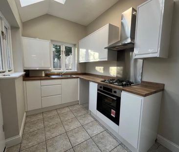 2 bedroom end of terrace house to rent - Photo 6