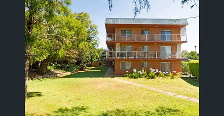 Neat & Presentable 3-Bedroom Unit in Leafy East Toowoomba - Photo 3