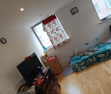 1 bedroom in a house share to rent - Photo 1