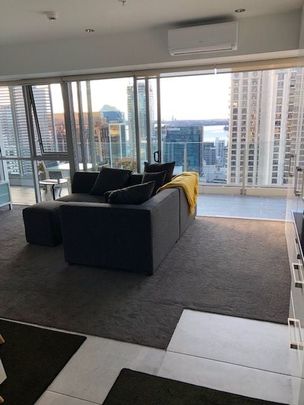 Luxury Central Apt with Pool & Gym & Sea Views - Photo 1