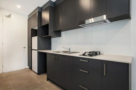 AIR-CONDITIONED FURNISHED STUDIO APARTMENT - WITH OWN PRIVATE COURTYARD - Photo 2