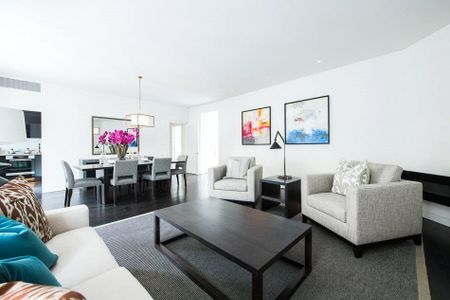 A one bedroom apartment of approximately 962 square feet. - Photo 3