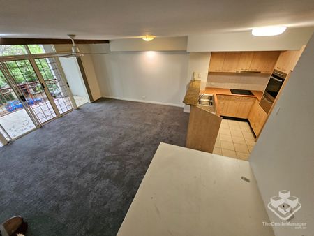 3-bed, 2-parking space - Photo 2