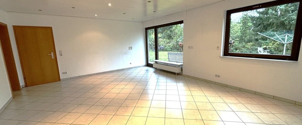 Einliegerwohnung in ruhiger Lage mit großer Terrasse, ideal für einen Singlehaushalt. - Photo 1