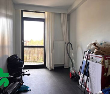 Ruim appartement met 2 slaapkamers op de 2de verdieping met terras. - Photo 4