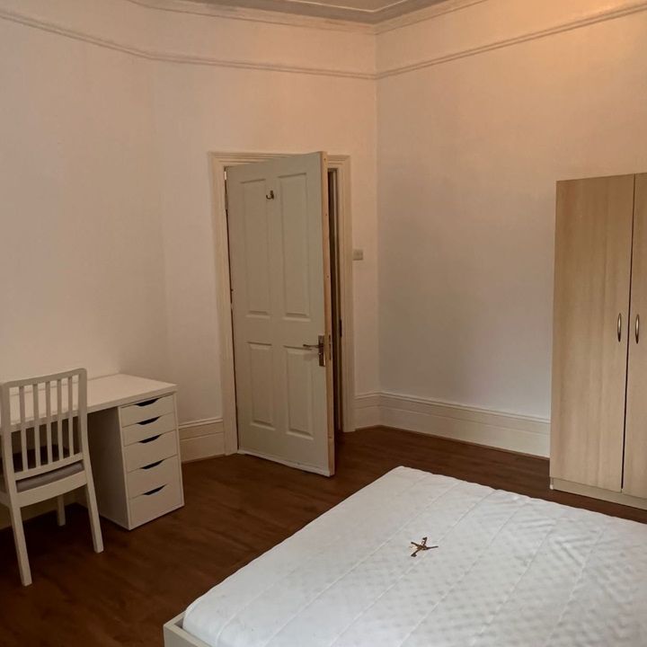 Room in a Shared Flat, West Hampstead, NW6 - Photo 1