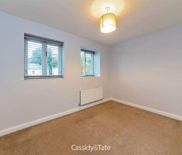 Abbott John Mews, Wheathampstead, AL4 - Photo 2