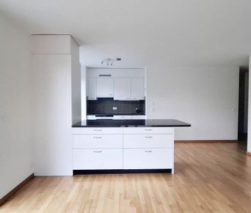 Beautiful garden-level apartment in Mies - Photo 3