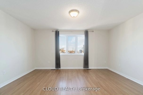 Property For Lease | X8208358 - Photo 1