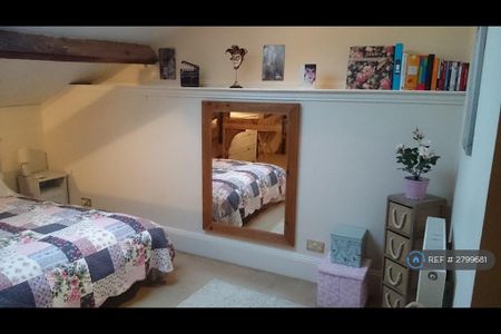 1 bedroom in a flat share to rent - Photo 5