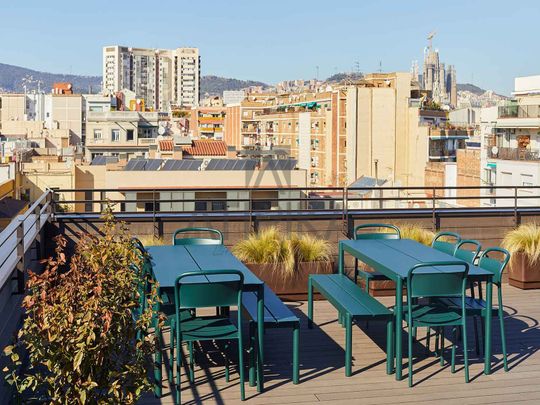 Espectacular ático con terraza privada de 50m2 en alquiler temporal junto el Parc de la Ciutadella, Barcelona - Photo 1