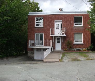 Ville De Sherbrooke, Grand 3 ½ Au 2e éta - Photo 1