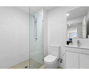 Modern 1 bedroom apartment close to amenities for lease - Photo 4