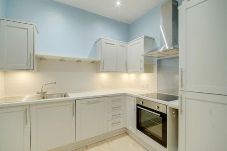 A 2 Bedroom Flat in Montpellier GL50 2PQ - Photo 3