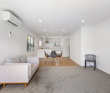 Renovated Luxury - Private Garden Oasis - Photo 2