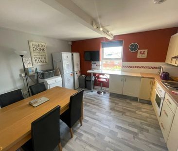 1 bedroom in a house share to rent - Photo 4